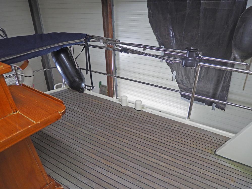 picture Deck equipment